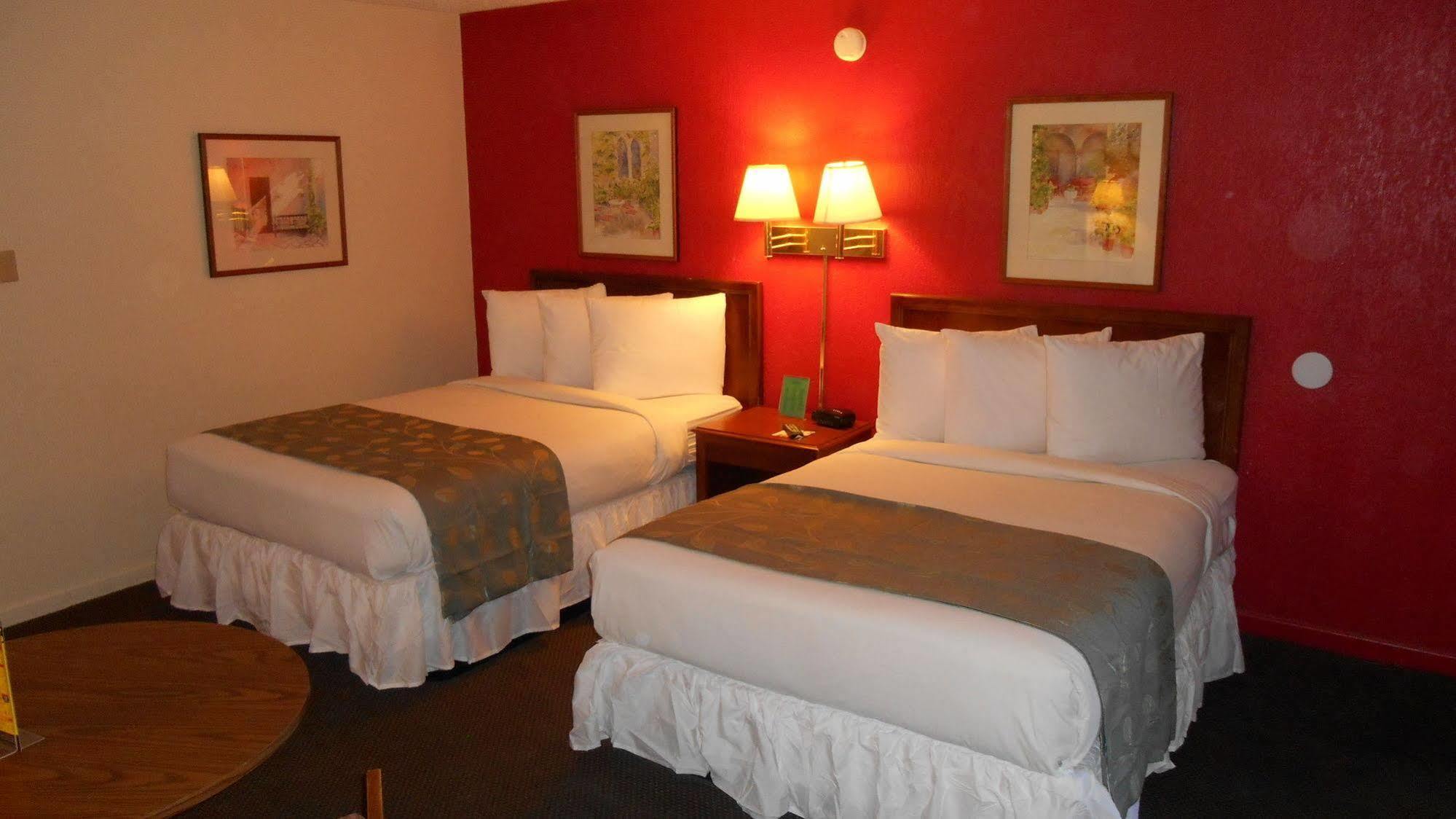 Econo Lodge Inn & Suites Abilene Bagian luar foto
